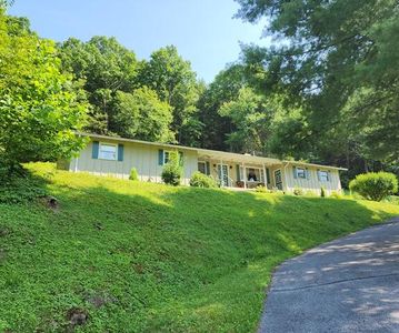 423 Arch Dr