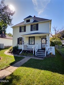 Property at 407 6th Ave NW, Mandan, ND