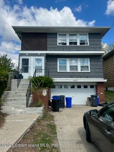 3825 Hylan Blvd
