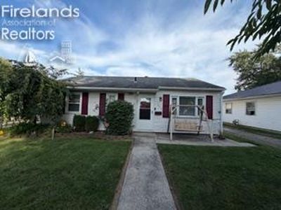 1327 Fleetwood Dr