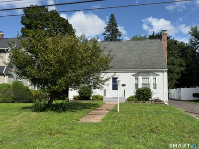 24 Colonial Street