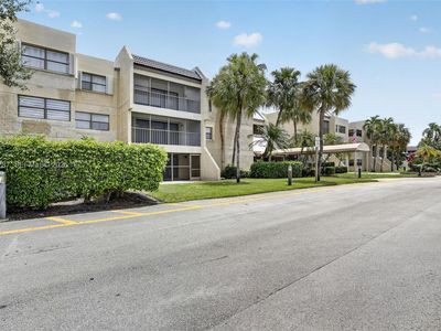 220 Lakeview Dr APT 210