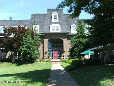 2845 Hikes Ln APT 204