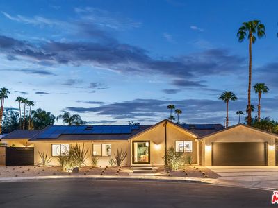 2942 E Orella Cir