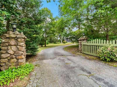 808 Ten Rod Rd