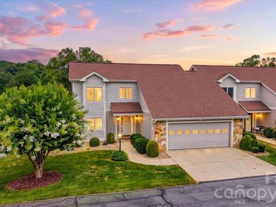 3823 Rock Bridge Dr NE