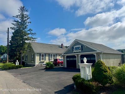15 Esopus Avenue