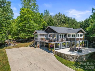 335 Village Blvd