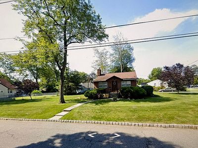 336 Lake Shore Dr
