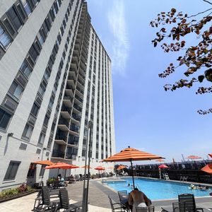 100 Manhattan Ave APT 1902