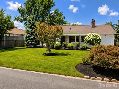 Property at 108 Greenlawn Ave, Middlesex, NJ
