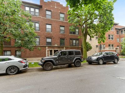 7021 N Greenview Ave APT G