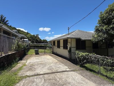 1703 Mahani Loop