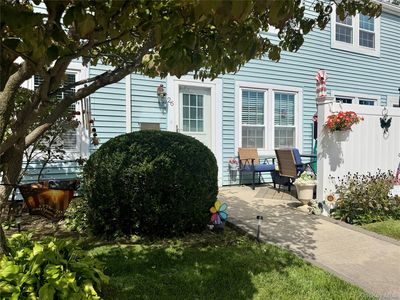 26 Whalers Cove