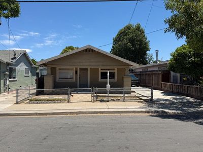 438 Rutland Ave