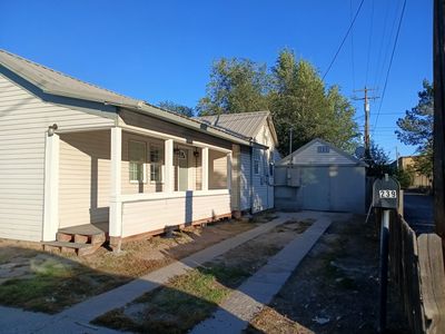 239 W Lovejoy St