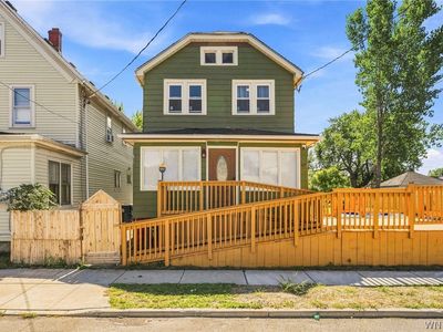 87 Roland Ave