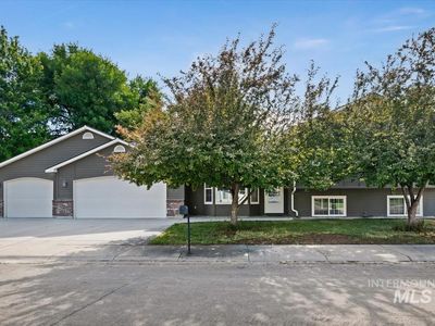 4660 N Joann Pl