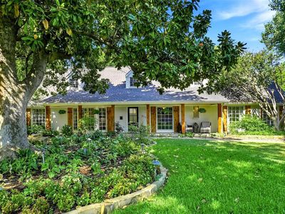 933 Blue Lake Cir