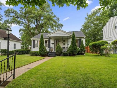 229 N Hawthorne Dr
