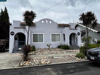 1027 Castro St