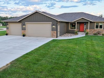 401 Lilac Ln