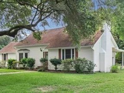 4225 Vega Dr