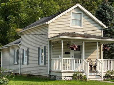 69 Chapman Ave