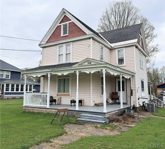 2907 Main St