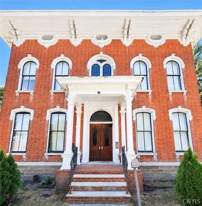 19 Lake St