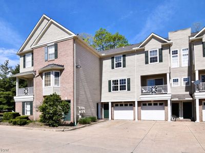 Property at 864 Tollis Pkwy, Broadview Heights, OH