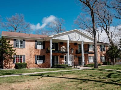 741 Indian Trail Blvd APT 6