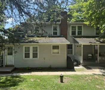 22 Meadows Rd
