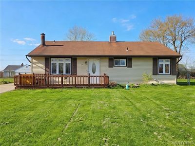 Property at 24 La Salle Ct, Grand Island, NY