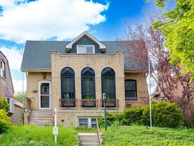 Property at 7047 N 26th Pkwy, Berwyn, IL