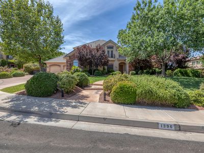 1396 S Lake Cir