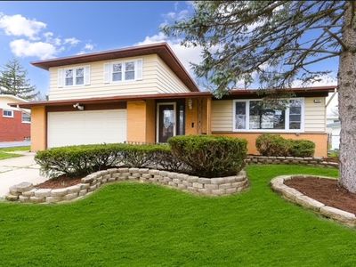 Property at 214 N Pleasant Dr, Glenwood, IL