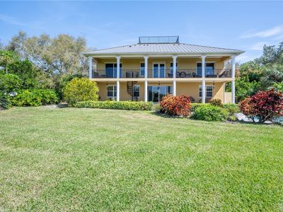 230 Shores Dr
