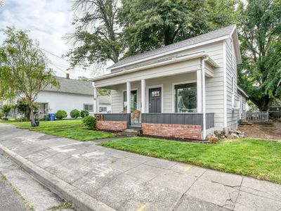 611 SW 4th St