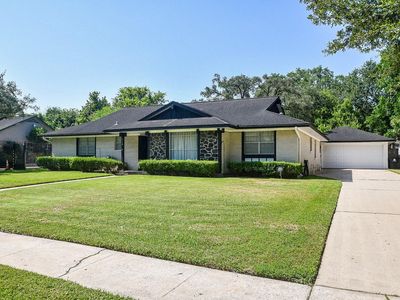 7719 Clarewood Dr