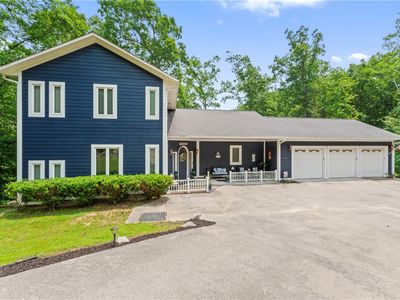 320 Holly Ln