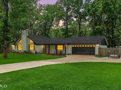 8111 Southdowns Dr