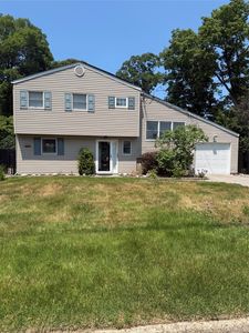 Property at 19 Estates Lane, Shoreham, NY