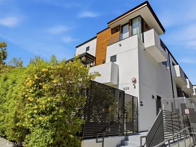 829 N Martel Ave Unit 4