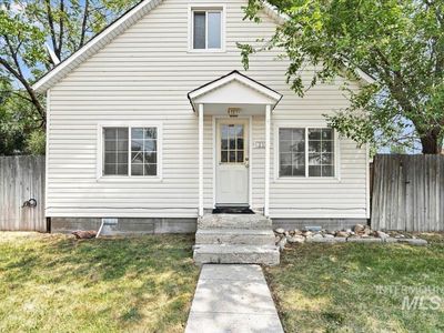 212 NE 2nd St
