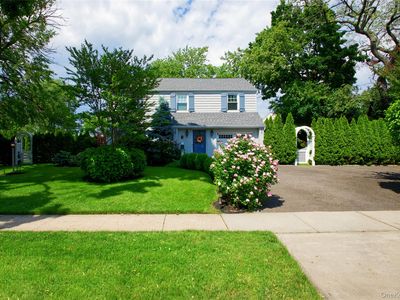 7 Merillon Avenue