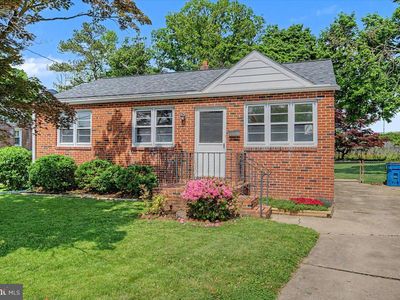 211 Dumont Rd