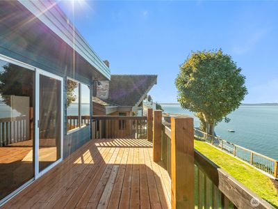 18802 Soundview Drive NW