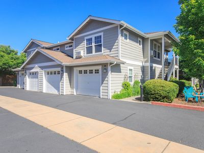 2244 McCall Dr
