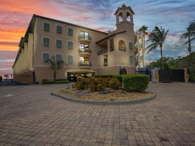 900 E Marion Ave UNIT 1203